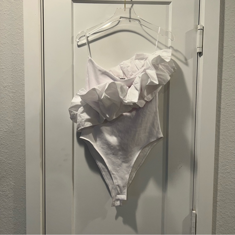 White Ruffled Sleeveless Bodysuit - Picture 2 of 3